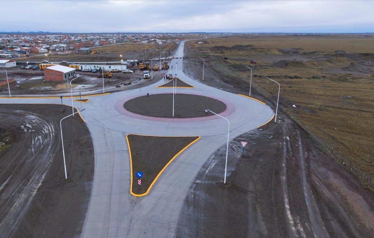#Ahora se lleva adelante la inauguración de la Rotonda de Acceso a Barrio San Benito en #RioGallegos