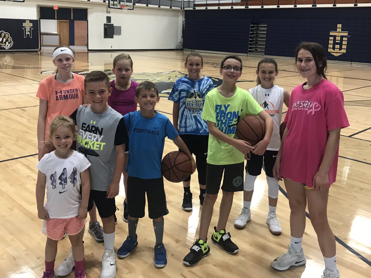 HayBreak's tweet photo. Another good group at Breakfast Club this morning! Always getting better!!💪🏼🏀 https://t.co/57kLjNouIo