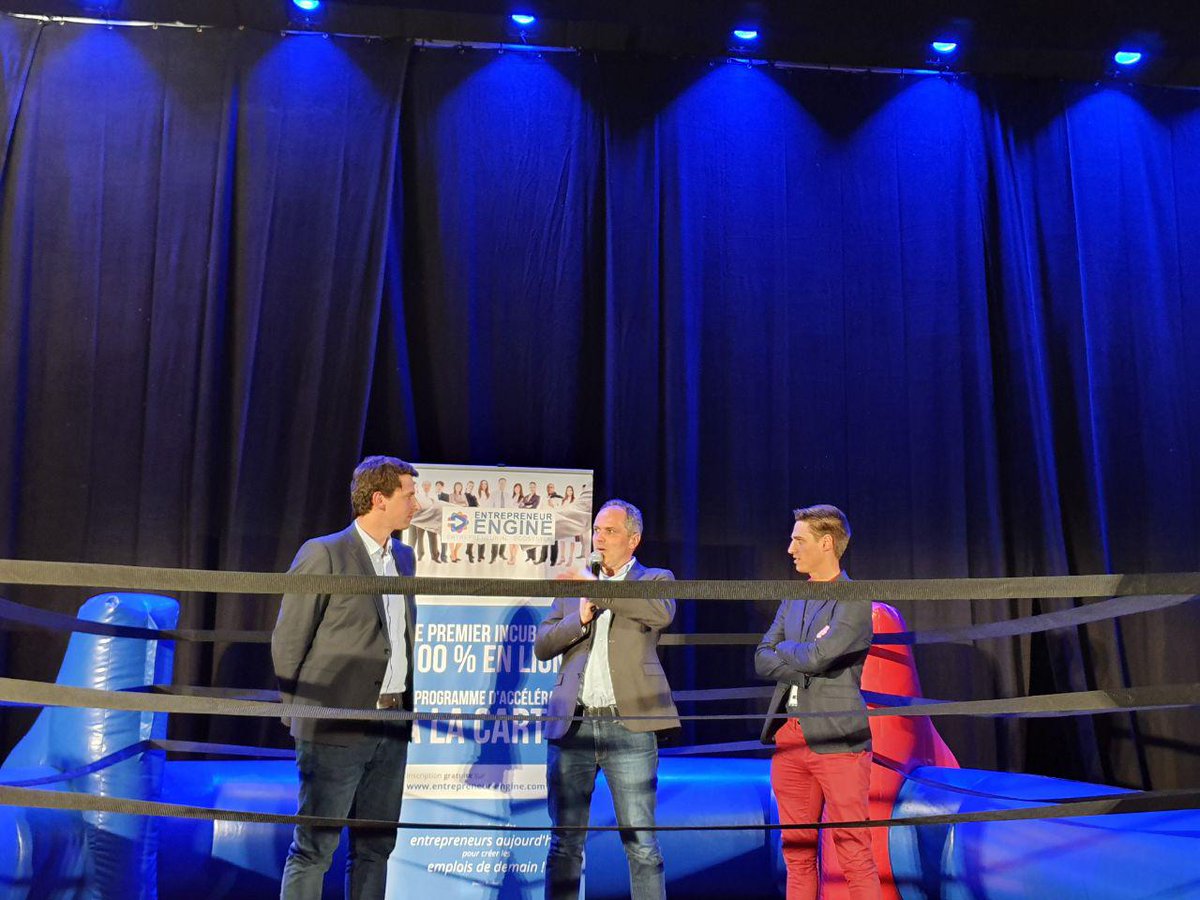 <a href="/MASSIFJB/">MASSIF Jean-Baptiste</a> jury au <a href="/ContestStartup/">StartupContest</a> pour cette 1ère étape de qualification au sein du Salon #INNORMANDY ! 📌 
Et c'est @iFollow_chariot qui remporte les qualifications face à <a href="/Weem_innovation/">Weem</a> ! Bravo aux deux finalistes ! 👍 Avec <a href="/amartini_/">Alexandre Martini</a>

#Startupcontest #pitch #startup #goodjob