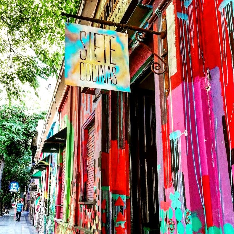 ¡Lo linda que se ve nuestra casa al mediodía! Los esperamos para disfrutar de una nueva propuesta gastronómica de Siete Cocinas para los almuerzos mendocinos ☀️