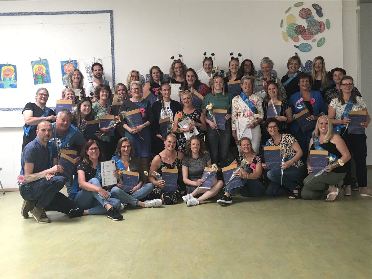 Geslaagd! Deze toppers van de Zonnewijzer in Heerhugowaard zijn geslaagd! #jenaplan #geslaagd #diploma
