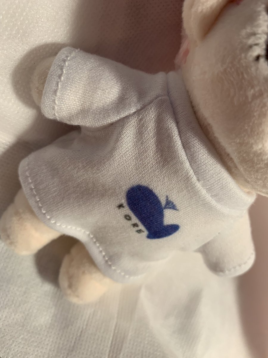 RibbonJin's tweet photo. I’m sorry for no update for a long time. 
I just recieved the clothes sample , and I’m on my way for travel , so I have no time to take more pics.  I promise that I will take pics to update as soon as possible. 🙏🏻🙏🏻🙏🏻🙏🏻
And also the factory told me they will start at jul/aug. https://t.co/pUnCGjZDlw