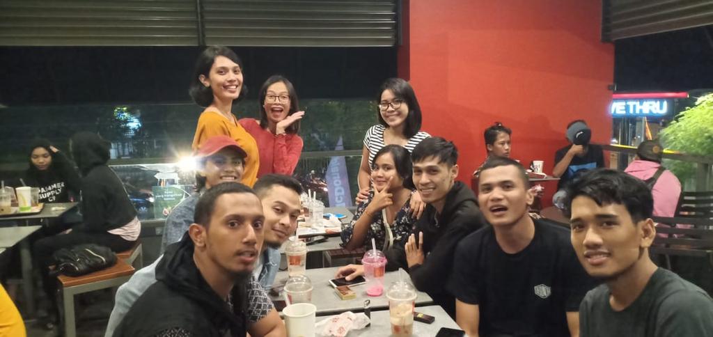 Ngumpulnya cuma setaun sekali pas lebaran ajah 😭