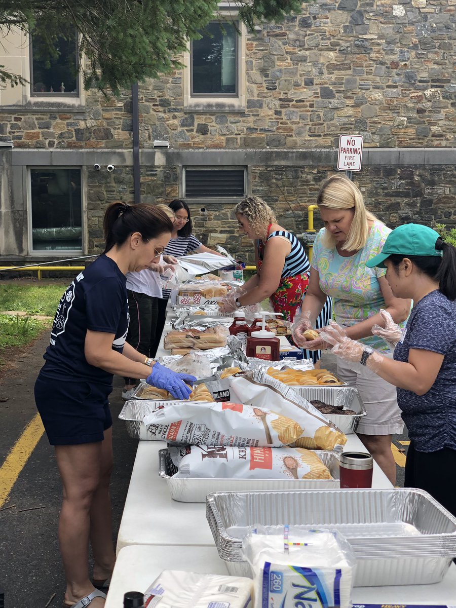 PrincetonAcadSH's tweet photo. Thank you to all of the parent volunteers who are here to make #PASHFieldDay2019 awesome for our boys! #PASHTraditions https://t.co/SWBZHEBxrr