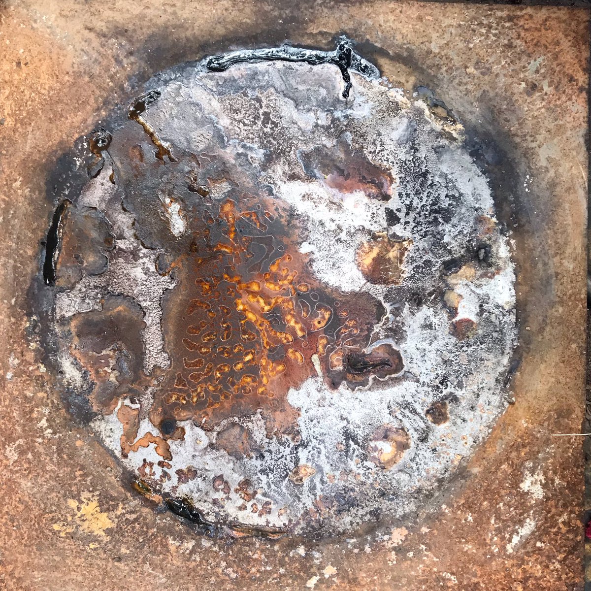 AnneRossArt's tweet photo. ...isn’t always pretty #workinprogress
#oxidization #oxidizedsteel #rust
#art #artist #abstract #abstractart #contemporaryart #contemporaryartist https://t.co/Bfd9jpYxXn