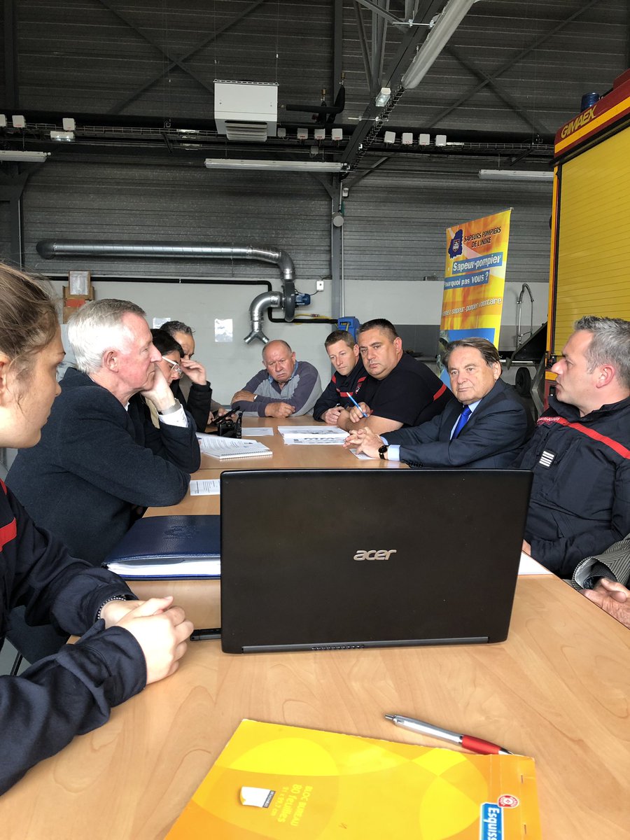 pompiers36's tweet photo. Conférence de presse au @CSPISSOUDUN pour la présentation du 51ème congrès départemental des sapeurs-pompiers de l’#Indre qui se déroulera samedi 15 juin à Issoudun dès 10H place du sacré cœur 🚒
▶️ https://t.co/blxJnvZXU4 https://t.co/tzLBV49ASk