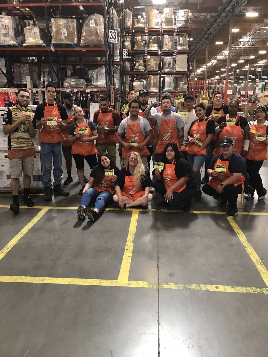 sbosnick8617's tweet photo. Bulk sort Key 1 celebrating awesome teamwork 368 pallets sorted 6/6/19 with a rough start to our day couldn’t be prouder of this team @HDRLC8617 #thebestinthewest8617 https://t.co/pMEQeeb7Sj
