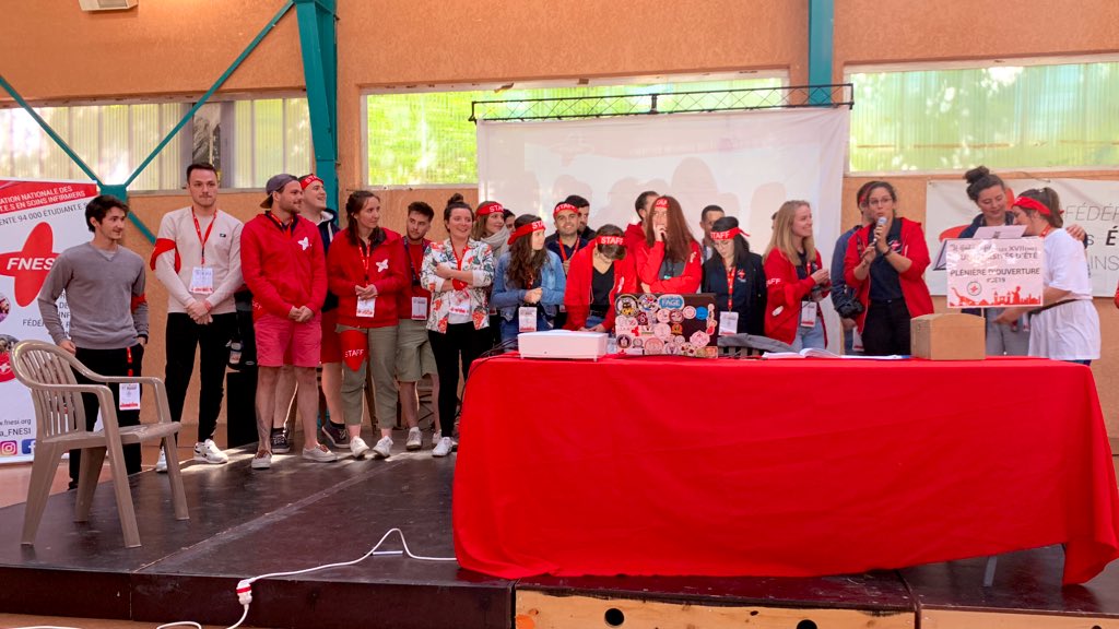 La_FNESI's tweet photo. [#UE19] Un grand merci à toute l’équipe staff des Universités d’Ete 2019, sans qui l’événement ne serait pas possible ! ❤️ https://t.co/EF8g0OFdrq