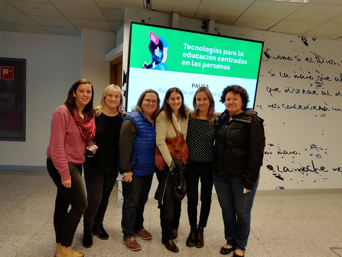 laura2103603's tweet photo. Fraternizando con la colega @Nohemilugo México! #edtechuy @Noveles_CFE https://t.co/rxSGtefIuC