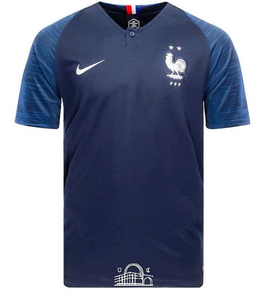 YonEcenarro's tweet photo. Les Bleues démarrent leur CDM ce soir, les Bleus reprennent quant à eux les éliminatoires de l'Euro 2020 demain. 
Tente de gagner un des deux maillots ci-dessous grâce à @TopGirondins . Comment ? 

🔹RT ce tweet
🔹Follow @TopGirondins 

 🎲TAS des 2 gagnants lundi 17/06 à 11:00 https://t.co/IrU553oZUQ