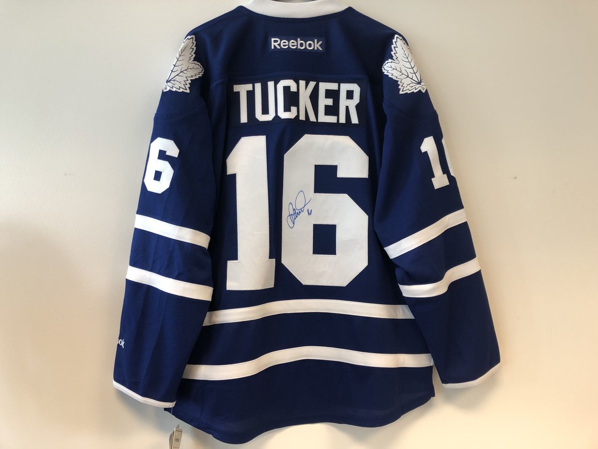 theroyalfdn's tweet photo. Looking for a Father's Day gift? Check out our online silent auction for the 2019 #RoyalOpen golf tournament!
Items like $500 gift certificates to @lazboy or a @MapleLeafs Alumni jersey signed by @16DarcyTucker, could be yours!
Click here: https://t.co/olNRyKtorj https://t.co/JEIKUyELmZ