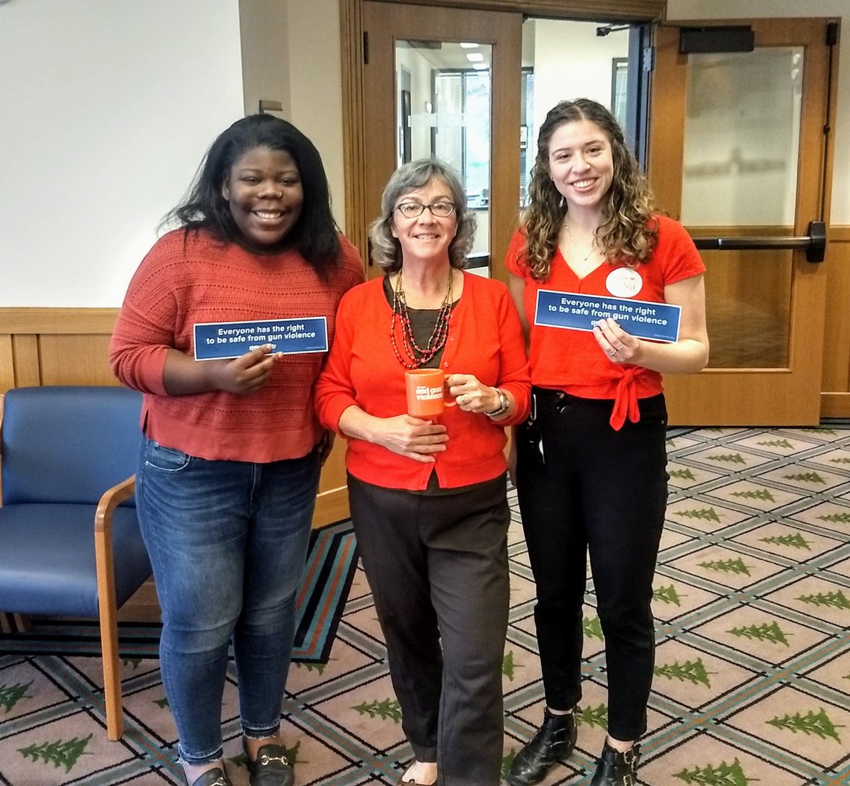RepBSW's tweet photo. Today I #WearOrange to remember every life impacted by gun violence, and to recommit to the fight for commonsense gun violence prevention measures like #SafeStorage. We can save lives by passing #HB2505 here in Oregon. @MomsDemand @Everytown #orpol #orleg https://t.co/0PupOjujvZ
