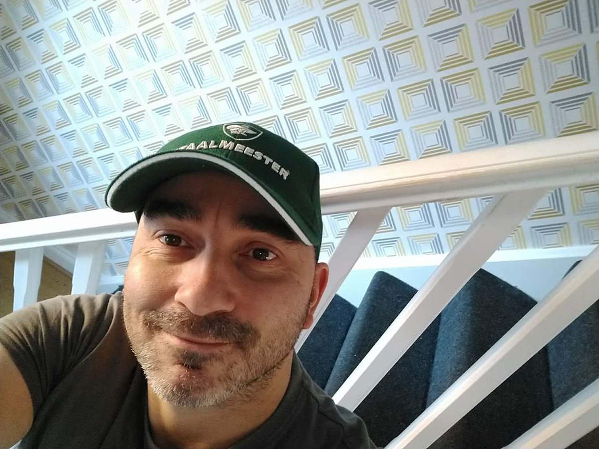 tjrdecorating's tweet photo. Got a box of @Staalmeester from @CrownDecorators Harrogate and a free cap but I like my @Staalmeester cap better https://t.co/dBFEHphapf