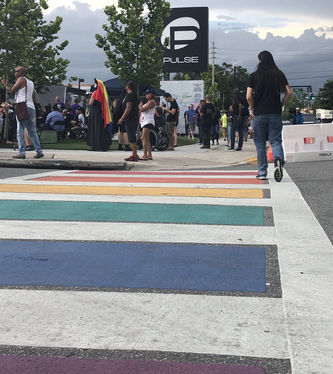 RCJulien91's tweet image. Today we #WearOrange in honor of those lost to gun violence. 

FL was rocked to its core after the #PulseShooting &amp;amp; #ParklandShooting.

FL has been advocating tirelessly to #EndGunViolence ever since.

cc: @Everytown @MomsDemand @GiffordsCourage @sandyhook @AMarch4OurLives