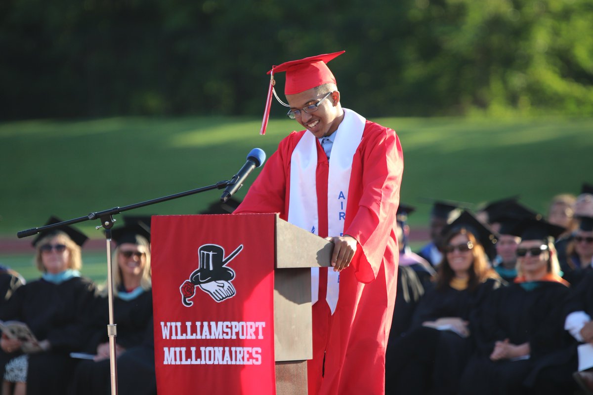 WASDSchools's tweet photo. Congrats to the @WAHSwasd Class of 2019! 🎓 Check out more pics from last night's commencement here: https://t.co/9xxJ65oqS1 https://t.co/Ep6hR4H0lS