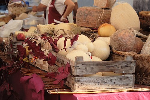 CompagniaSapori's tweet photo. @genovapostnews Prosegue sabato 8 e domenica 9  giugno l’ormai consueto appuntamento di Sapori al Ducale, manifestazione che porta in Piazza Matteotti a #Genova le eccellenze enogastronomiche del nostro Bel Paese. https://t.co/FsKeWlkGcO https://t.co/bSg8ojcSnN