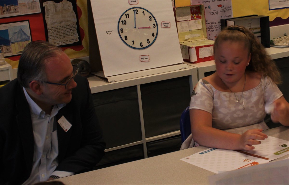 KickStart_Money's tweet photo. Thank you so much to @halfon4harlowMP for joining Year 4’s @KickStart_Money #financialeducation lesson, delivered by @MyBnk, at @KingsmoorHarlow today. Robert supported year 4 with their learning about current and #savings accounts to create the next generation of savvy savers! https://t.co/l3PmW3mR7F
