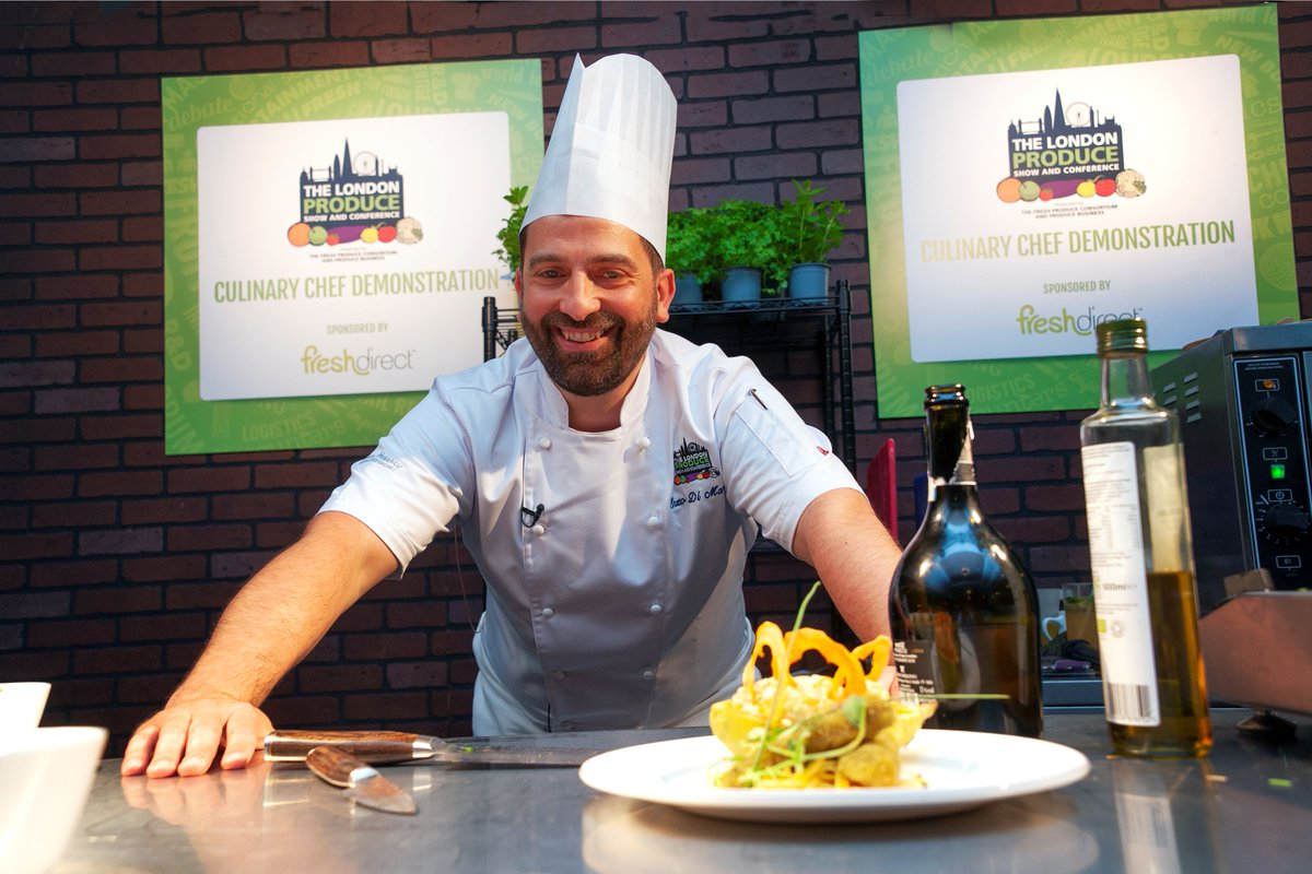 Wealmoor's tweet photo. Big Thank You! from Wealmoor to everybody who attended our Media Masterclass and Chef Demonstration @ The London Produce Show! Wish you enjoyed your delicious papaya dishes!#wealmoor #teamspirit #papaya #londonproduceshow2019 #mediamasterclass  #freshproduce #celebratingFRESH https://t.co/SwXUqPaSbz