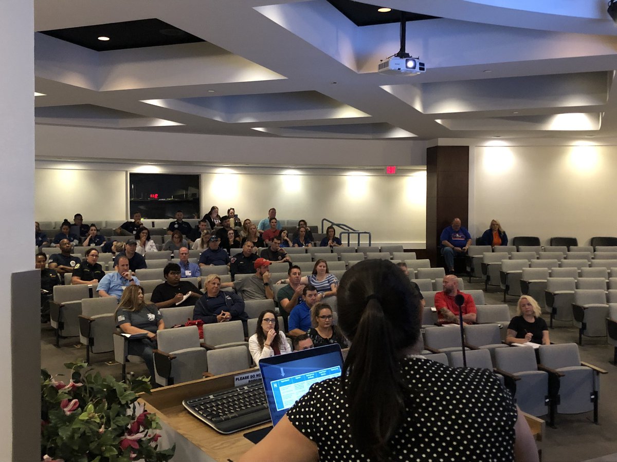 Great AM lecture session at the <a href="/UFHealthJax/">UF Health Jacksonville</a> / Mayo EMS conference. Talks on anticoagulants, stroke, cardiac arrest, TBI. On to the sim center. <a href="/DrBYork/">Brian Yorkgitis</a> <a href="/UFJaxTrauma/">UFJaxTrauma</a> @JFRDJAX