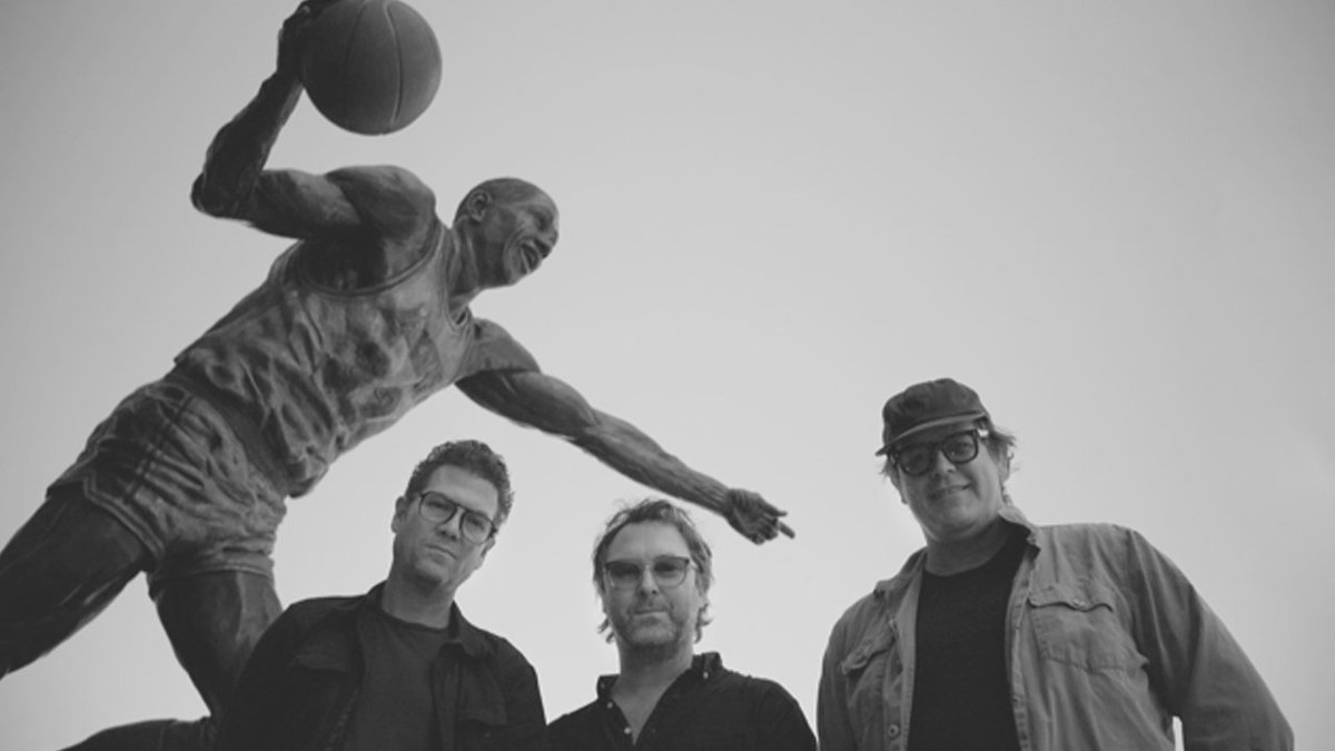 buzzbandsla's tweet image. Video premiere: @AsianShe, "Competitive Mourning" -- not for the squeamish, it's a grisly vampire tale directed by Mando Lopez (of @officialmoz) and Kevin Beauchamp. Asian She's new EP "Kissing Under Kareem" is out in July. bit.ly/2Ka5gAT