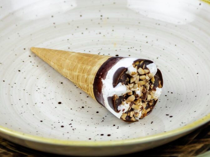 De zomer is onderweg én het is chocolade-ijs dag vandaag. Dat vraagt om een ijskoude lekkernij! Tag degene die jou moet trakteren. 🍫 #Chocolade-ijsdag #almostsummer