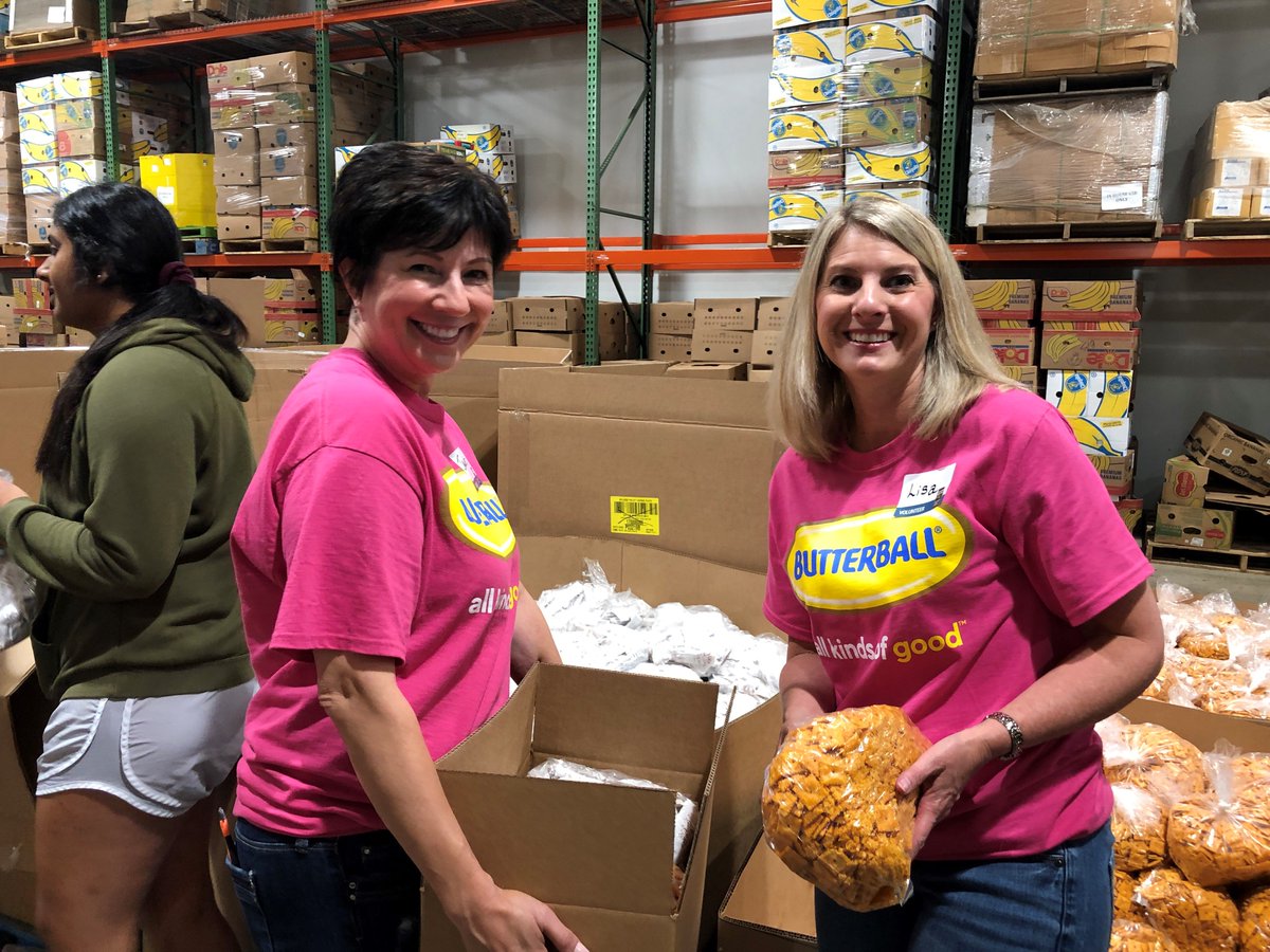 FoodBankCENC's tweet photo. As part of @NatlTurkeyFed's annual #TurkeyDayofService, our friends at @Butterball donated 30,000 pounds of turkey breast filets, turkey tenderloins,  and drumsticks. Employees also rolled up their sleeves to pack boxes for our ongoing disaster relief efforts.

1/2 https://t.co/NM9CqugNz2