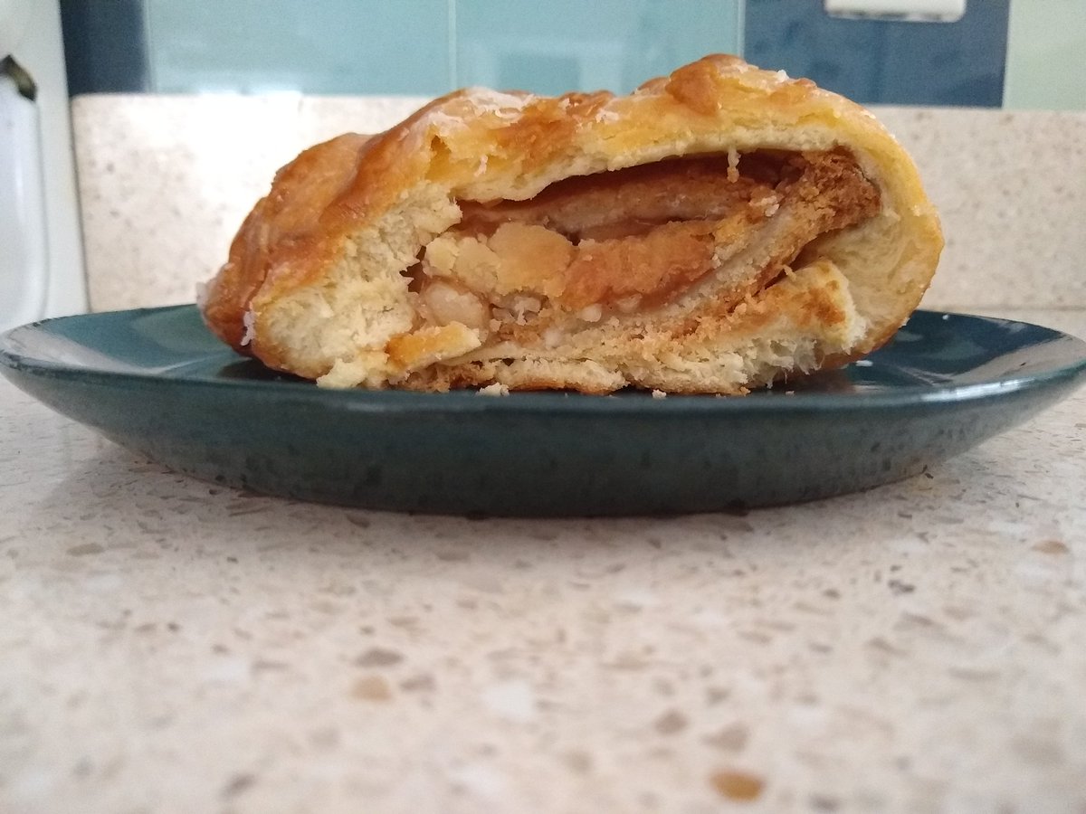 flackflicks's tweet photo. I'm a believer in the #sliceofapplepie @wakenbakedonuts on #NationalDonutDay... Who wants to share? @fluentprgroup https://t.co/SgBlVZSfWS
