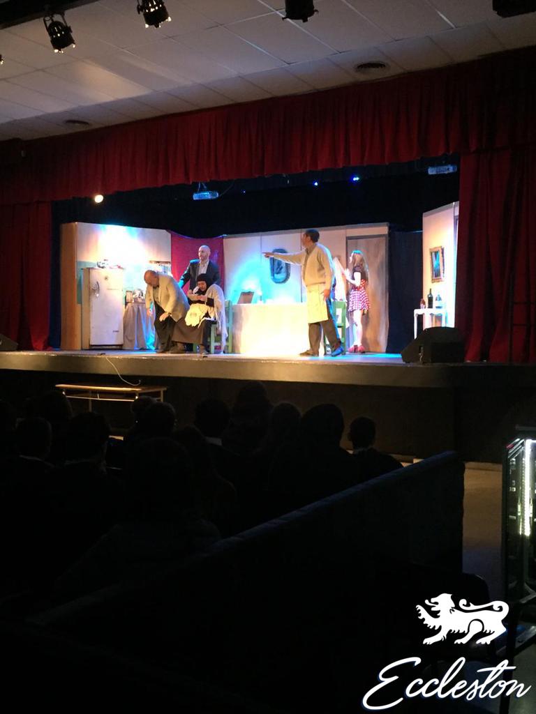 eccleston_lanus's tweet photo. 🔺
Los estudiantes del #NivelSecundario disfrutaron de la obra de teatro #LaNona, un clásico de nuestro país.
Junto a las docentes del #Área de #LenguaYLiteratura
trabajaron en conjunto presenciando, analizando, riéndose y aplaudiendo.
#Bienestar #Innovación
-
#ModeloSIB https://t.co/wfDCrXXuR6