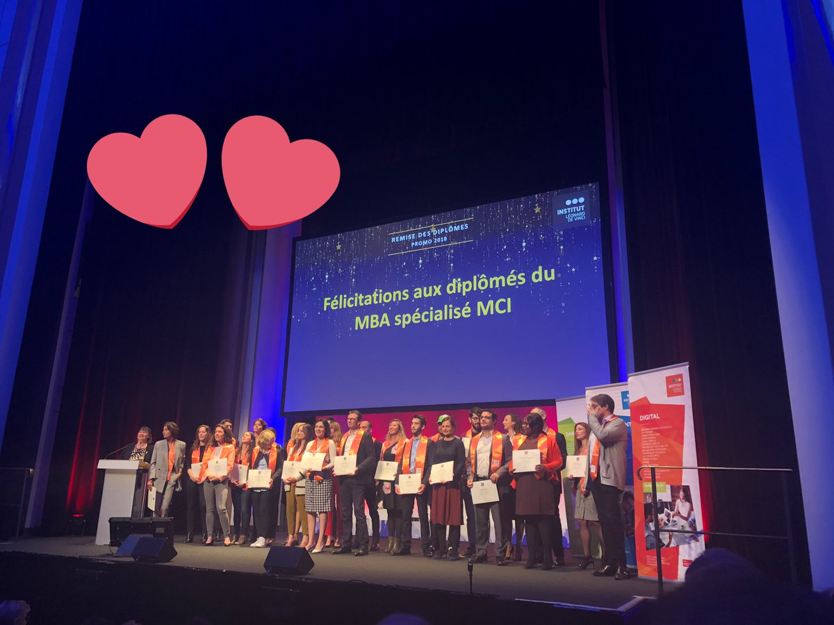 dorwils's tweet photo. Cérémonie de remise des diplômes !! Ça y est👩‍🎓 #crddilv #mbamci https://t.co/6htraJKryS