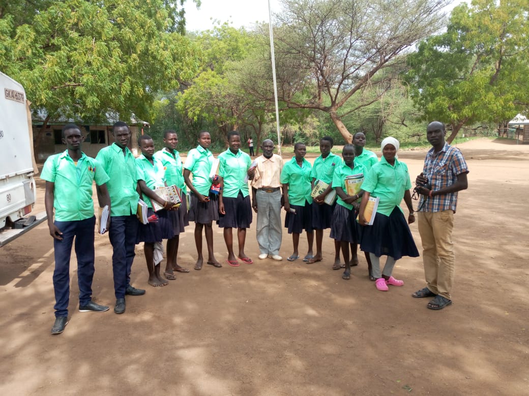 Locham_David's tweet photo. FLASHπ¨: #UNICEF and #SAPCONE @Turkana_People a Non-Profit Organization Delivered hope to children in Turkana West Sub County #Kenya. To date, over 500 learners have received uniforms, Dignity Kits and scholastic materials this year thanks to the generous contribution of @UNICEF https://t.co/smbjN939Gg