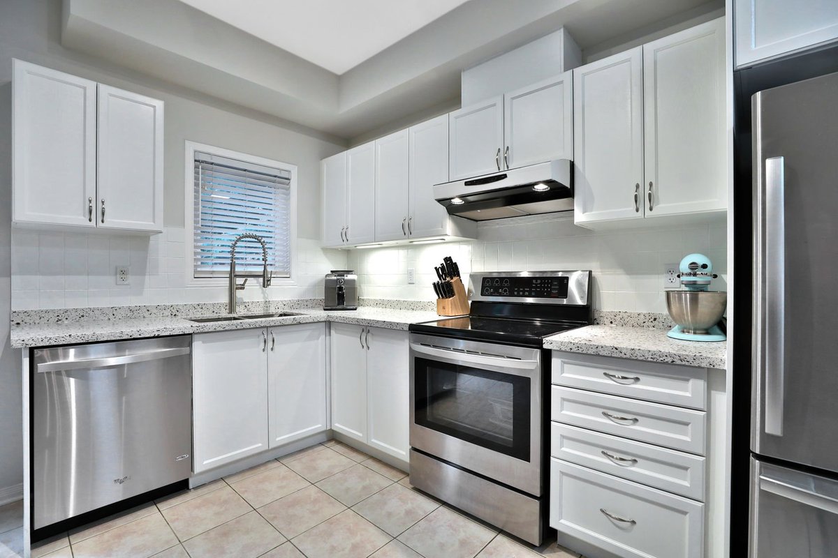 RingMike's tweet image. Open House Sunday June 9th 2pm-4pm!
#35-435 Hensall Circle Mississauga. Renovated townhouse in Cooksvile! #OpenHouse #Mississauga #gtahomes #FirstTimeHomeBuyers #realtors #cooksville #ringmike #remax