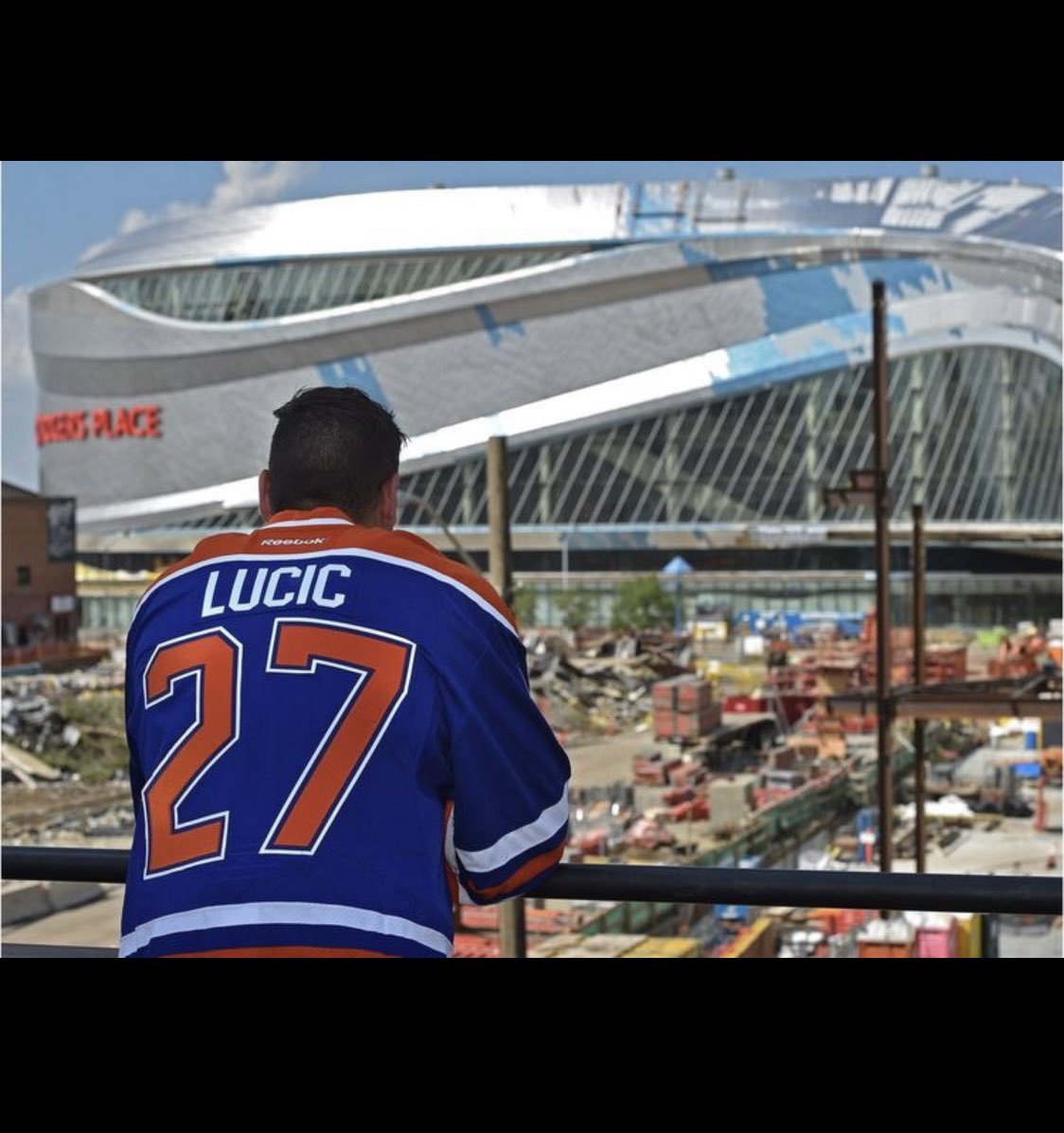Good morning and a happy birthday to milan lucic i luv him 
