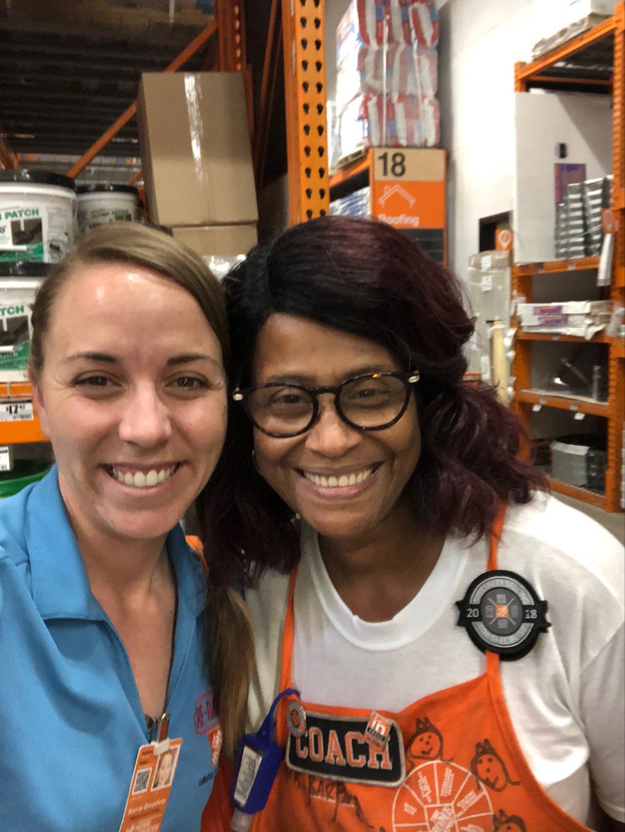 Kerrie97166975's tweet photo. Team work makes the dream work! Thank you Barbara for always providing a warm smile! #Homedepot0912. https://t.co/urI1pngnBM