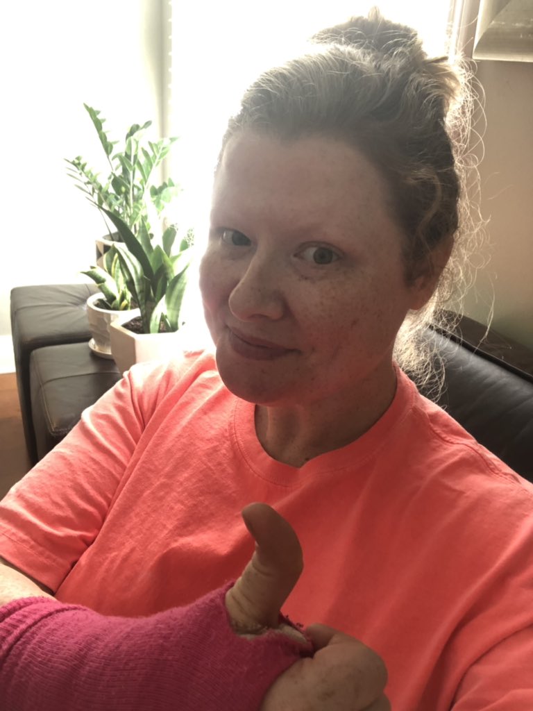 foxipedia's tweet photo. Don’t make me come to Washington, y’all! #WearOrange #NationalGunViolenceAwarenessDay #Commonsense #FirearmReform @MomsDemand @SenateGOP @SenateDems @JoelBomgar @SenatorWicker https://t.co/PXm5EqNqw7