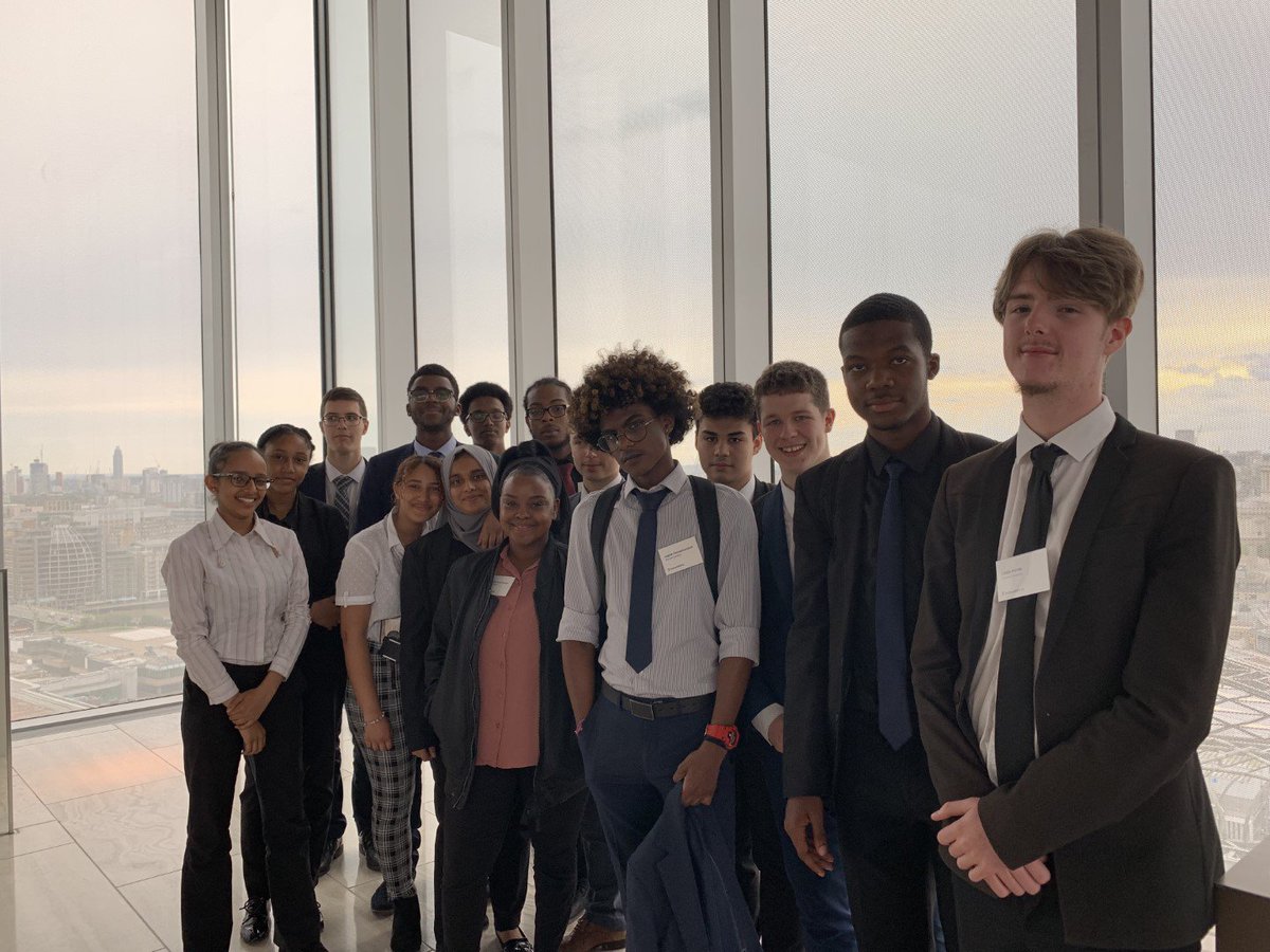 Skinners6thForm's tweet photo. Thanks to @RothschildCo for a fantastic insight evening on Wednesday and to @ChanningSchool for inviting us. It was an interesting and insightful evening in a stunning setting and our students left buzzing about the possibilities. Thanks! #bethebestyoucan #futureinfinance #CEIAG https://t.co/RDSxWHte2t