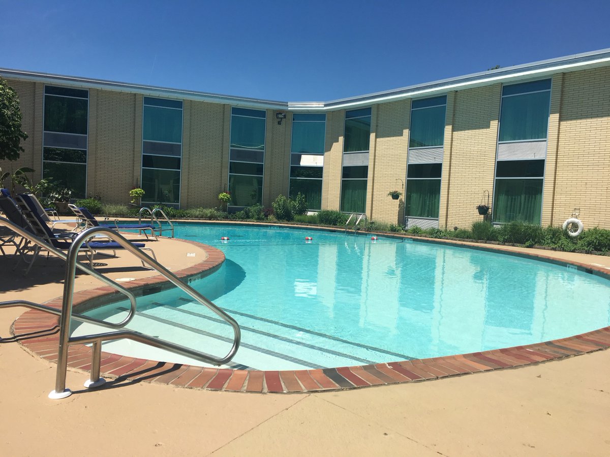 SureStayPlusSyr's tweet photo. Our outdoor pool is open and ready for our wonderful guests to enjoy!!!
#BestWestern #Relaxation #Vacation https://t.co/G85Be7niyQ