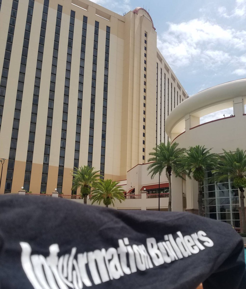 CesarRBarradas's tweet photo. Last session before the airport #poolside #thankyou all who made this #IBSummit happen #businessuser #greatjob #data #analytics #eventprofs #meetingprofs #seeyounextyear #dataprofs @infobldrs @RosenHotels https://t.co/y2gauql0by