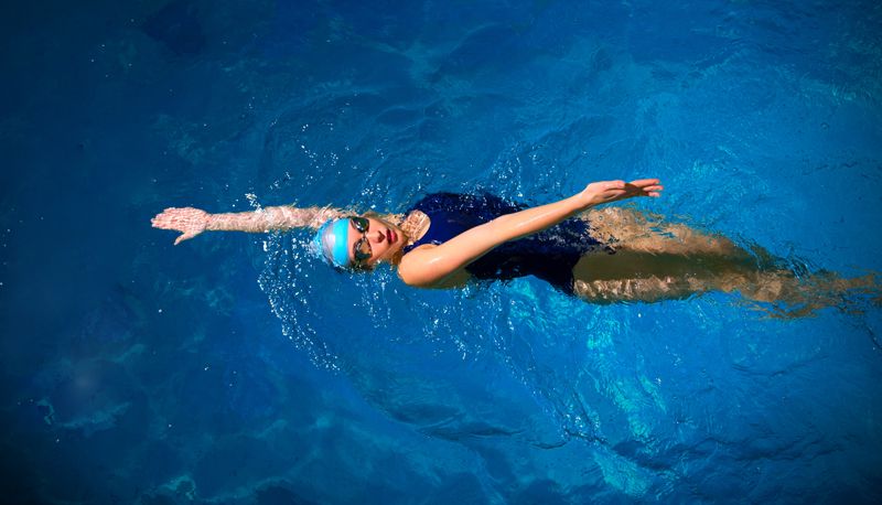 A perfect way to alleviate lower #backpain is to take to the water. If you’re looking for some inspiration as to which swimming styles will best improve your posture and back pain, read our blog to find out more 🏊 buff.ly/2XABSqk