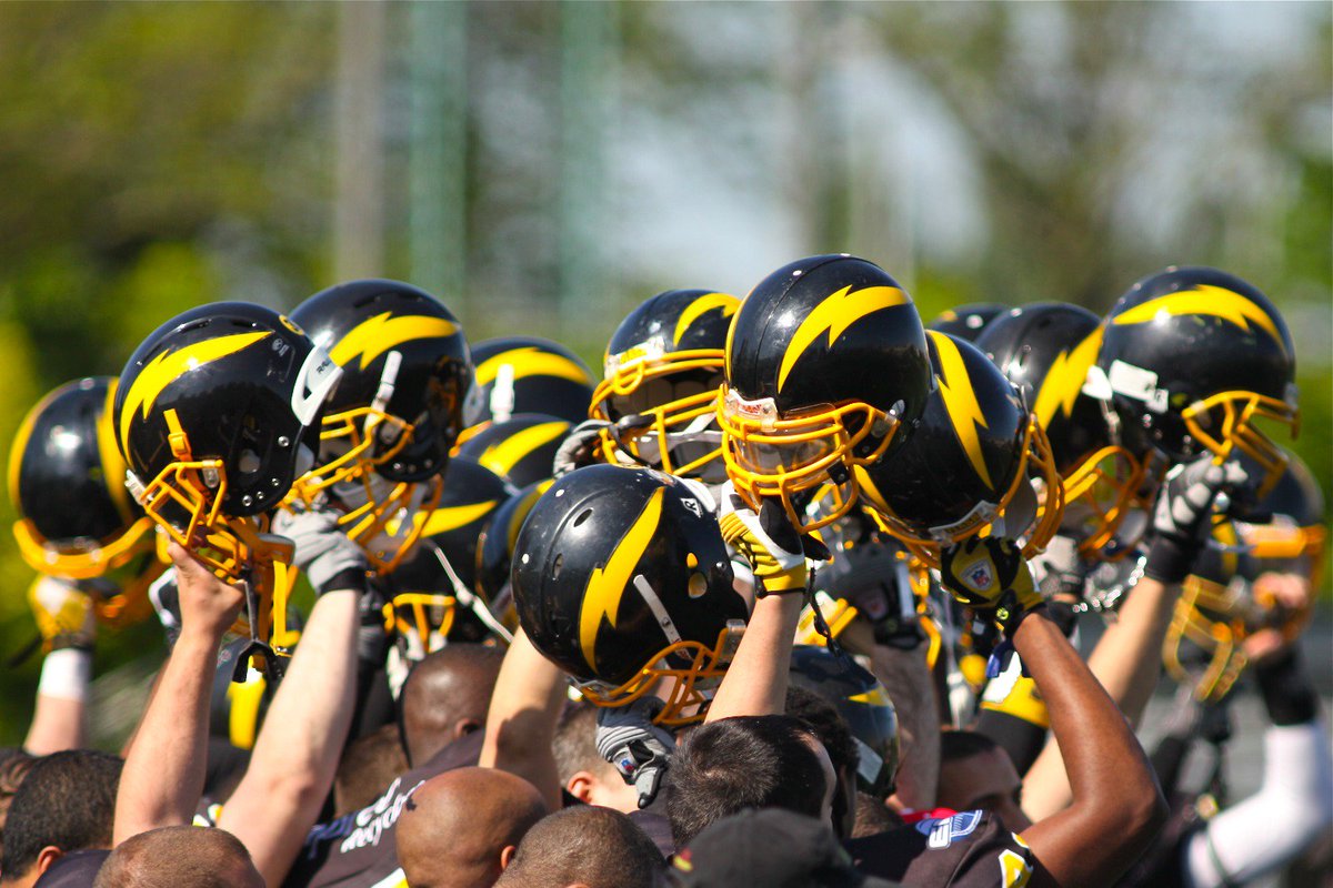 Premier club français vainqueur d’un titre européen et détenteur du plus grand nombre de trophées sur la scène hexagonale, le <a href="/officiel_flash/">FLASH</a> de la Courneuve est la référence du football américain en France. ⚡️
capland.fr/2019/06/07/fla…