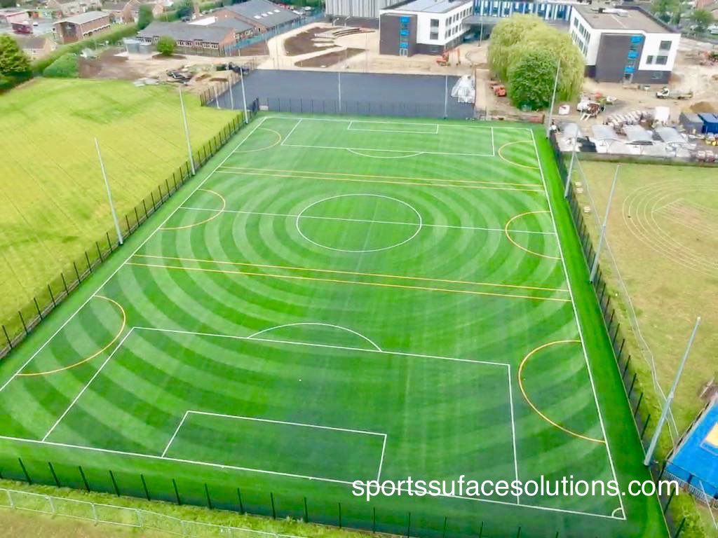 Superb new 3G installed ,fantastic new school and sports facilities @nicksss_uk @Spadeoak @PolytanUK @BAMConstructUK