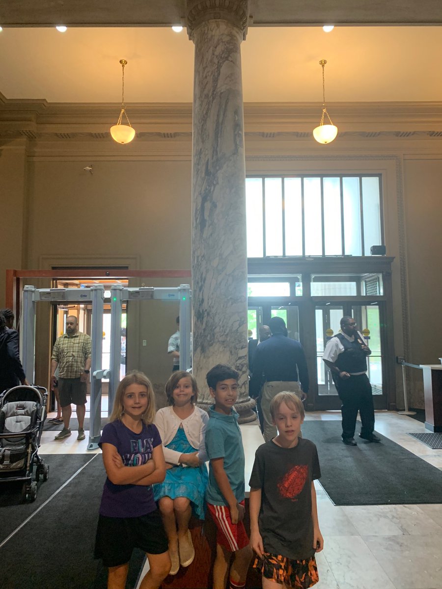 Doric column at Natural History!  #roteam2 ⁦<a href="/MsRomeroAPS/">Ms. Romero's Class</a>⁩
