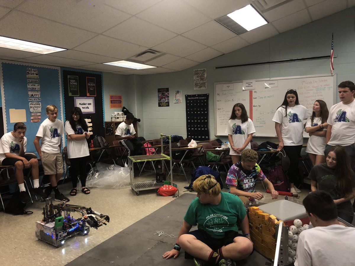 It’s middle school recruitment time! <a href="/ChickahominyMS/">Chickahominy Middle School</a> 
#omgrobots #recruitment #FRC #FTC