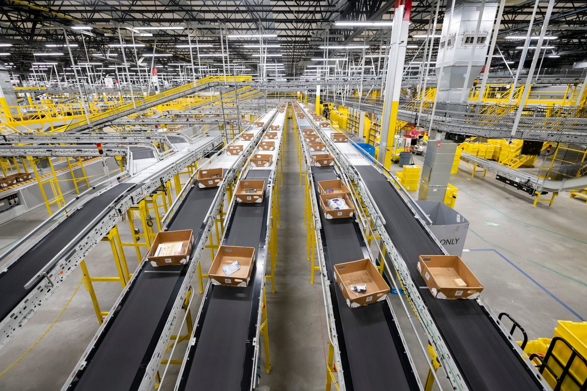 Inside Amazon's new Romulus robotics fulfillment center. More photos