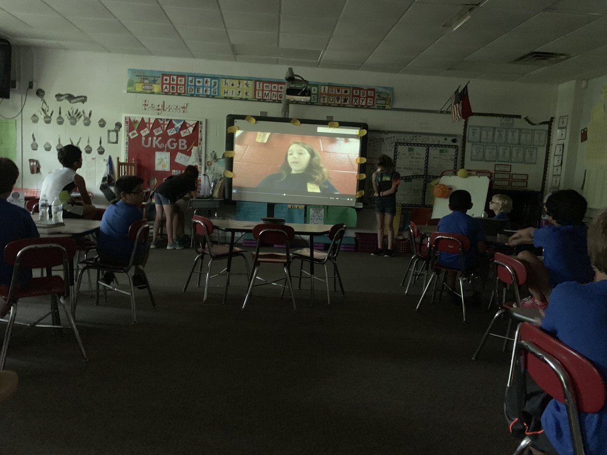 MsBrownsBunch's tweet photo. Wow! 5th graders still inspiring our first grade learners with their fabulous PSA presentations!#FWESactivateslearning https://t.co/vMc5H4qDU7