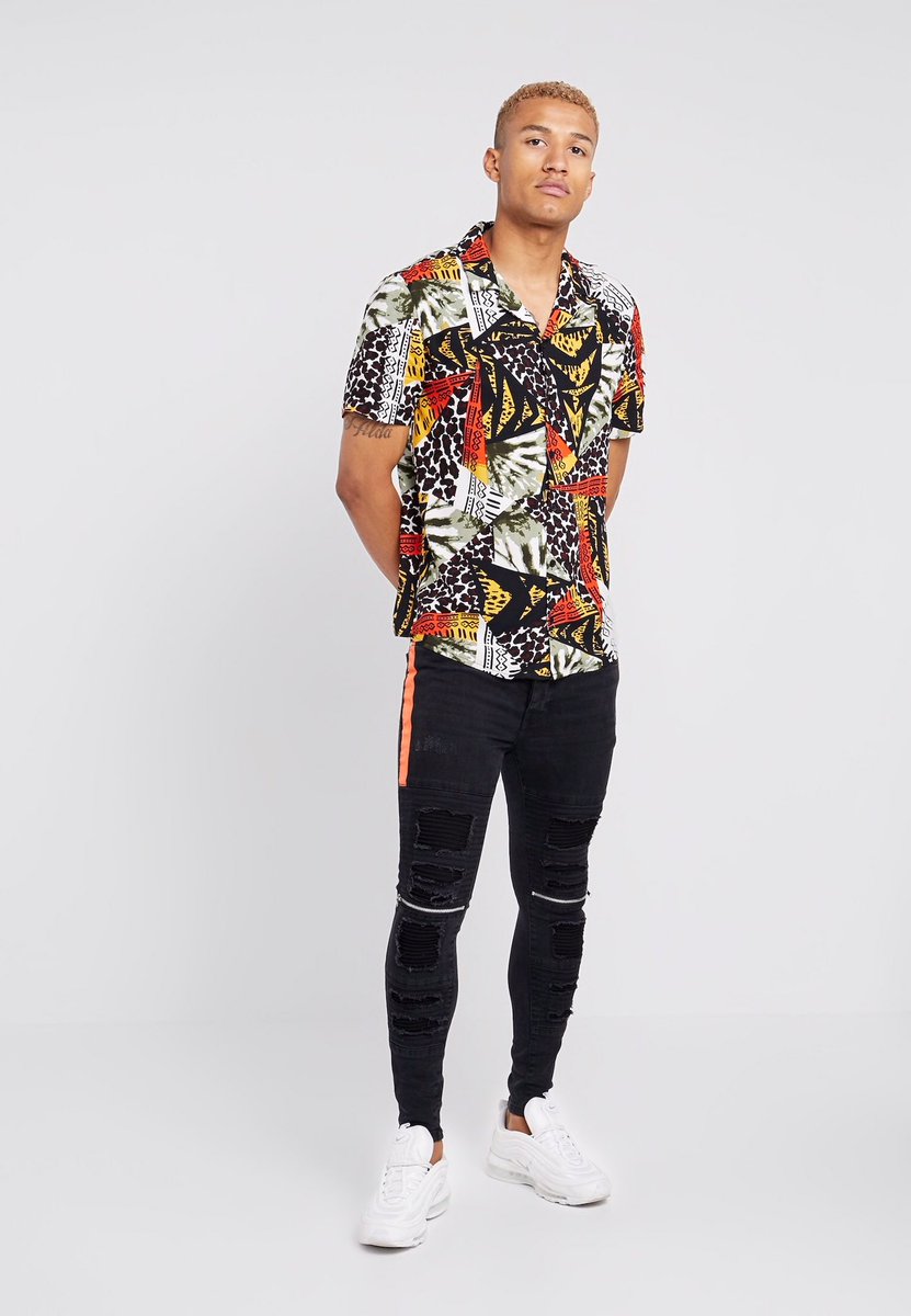 Your new favourite pair of jeans💥
.
The Ruben skinny fit jean is available @zalando now 🔎BRH22G01E-Q11
.
#wearebravesoul #bravesoul #bravesoulman #ootd #whatiwore #styleinspo #outfitinspo  #summerfashion #stylish #highstreetfashion #zalando #asos #footasylum #manchester #london