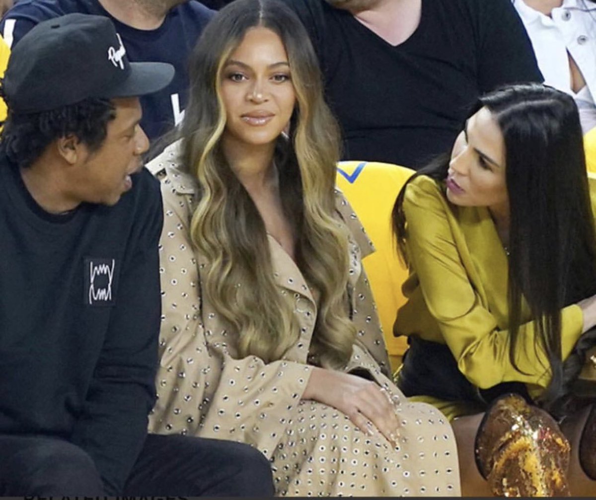 TalbertSwan's tweet photo. Is this what the brouhaha was over? Y’all really gave Nicole Curran death threats because she leaned in to hear Jay Z’s drink order? 

FYI, she has a billionaire husband. Y’all doing too much. 

There are more important things going on in America to be outraged over.

#GetALife https://t.co/V1Gsw7GPYb