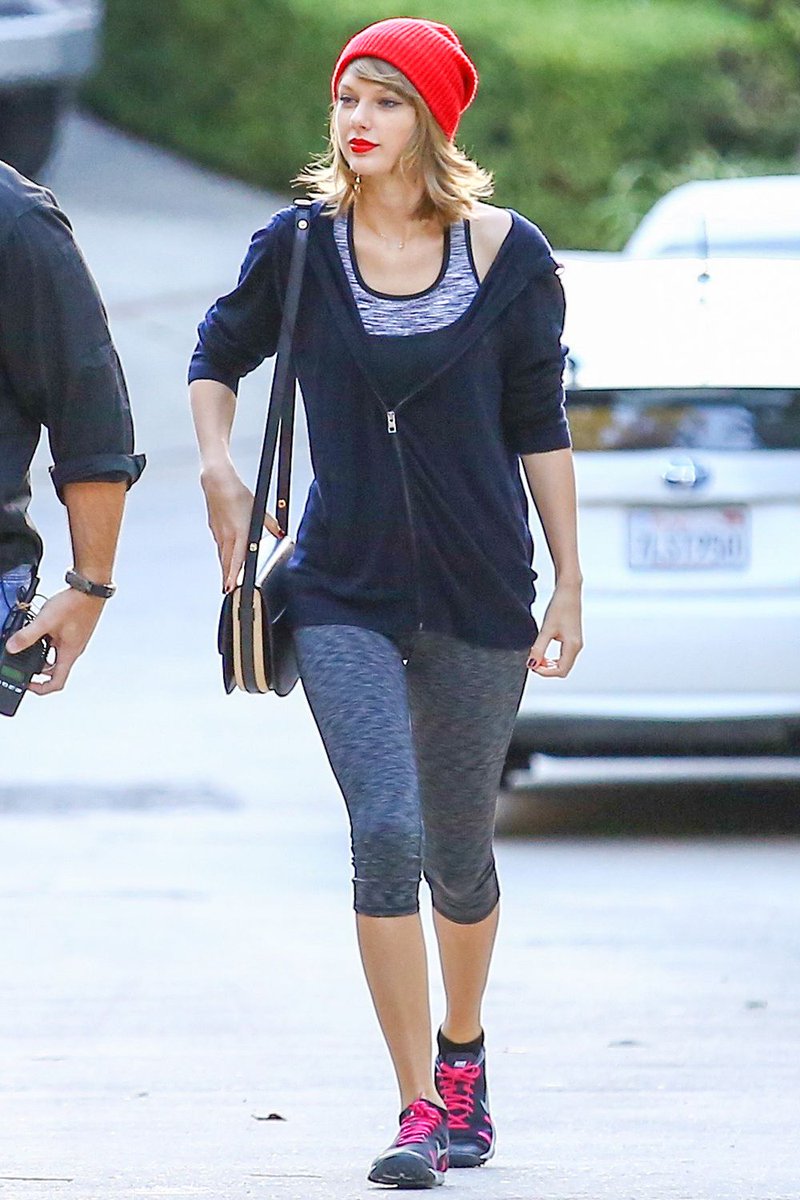 drphiliplee1's tweet image. Taylor Swift as antibiotics. A thread.