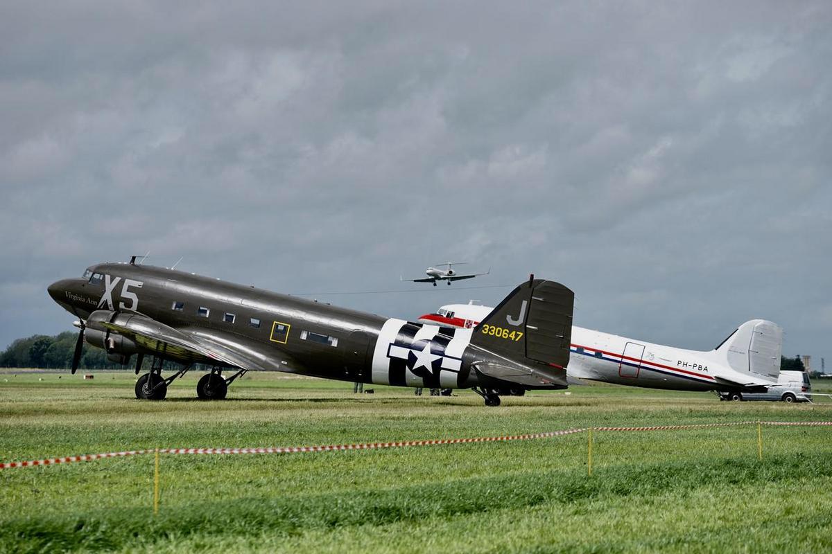 Dakota Over Normandy - Juin 2019 - 75ème anniversaire du débarquement D8eNvuNXsAI0q7f