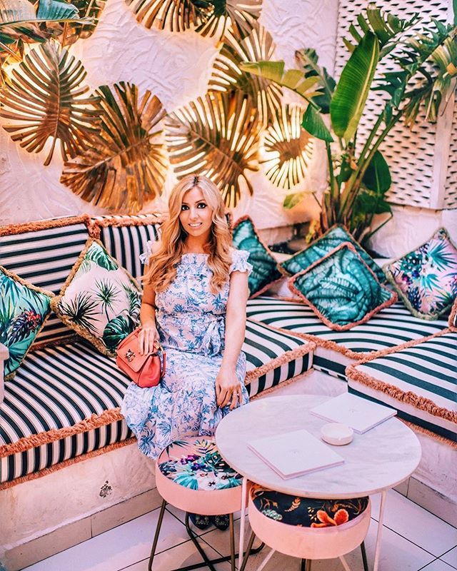 SilverSpoonLDN's tweet photo. Walking randomly into a bar on a side street in Taormina and discovering it’s Instagram heaven. @morganataormina . ‘Quick take my picture!’ At least Mr S got to enjoy a cocktail from their carefully curated list too! 
#SilverSpoonStories #babymooning #Ba… https://t.co/PAGFFP9Lir https://t.co/bgsZX3TqcH