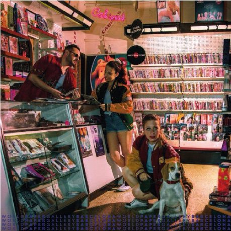 Avui finalitza la sisena edició del #WorldPaperGalleryBCN i us volem agrair a totes les galeries participants la vostra dedicació i aportació a la cultura de la nostra societat. 
Imatge d'una altra fotografia que s'ha pogut veure a la <a href="/fiftydots/">Fifty Dots Gallery</a>